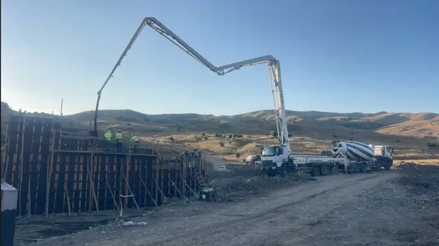 Perde duvar — Pompayla perde duvar betonu
